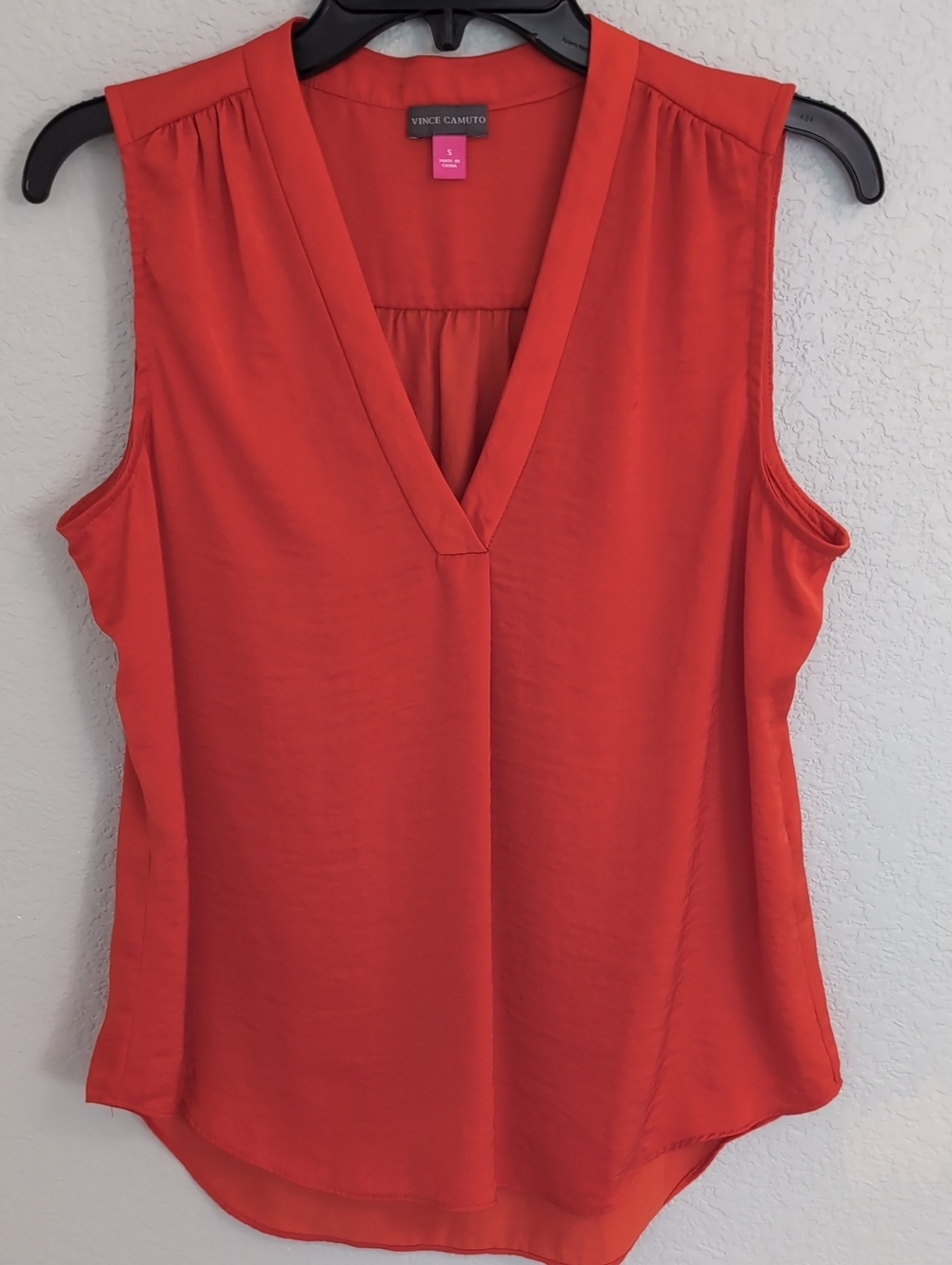 Vince Camuto Orange Sleeveless V-Neck Top